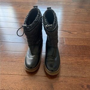 Black Quilted Coach Winter Pull-On Boots - Women's Size 7